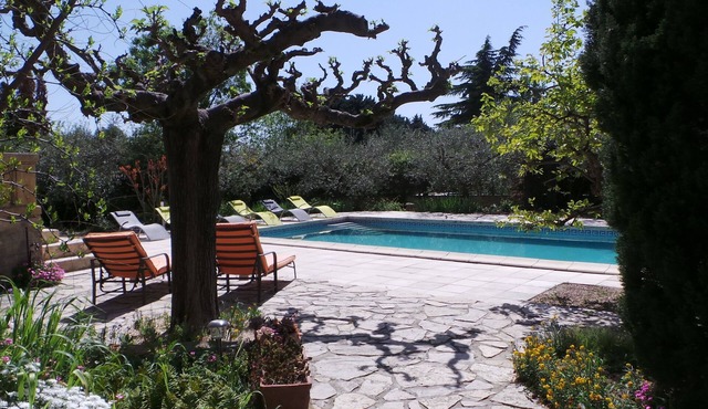 Gîte 6/7 pers with swimming pool 10' from Nîmes