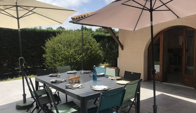 Gite 8-10 P, private pool, large garden, Surf, 15 min Montalivet Vignoble Médoc