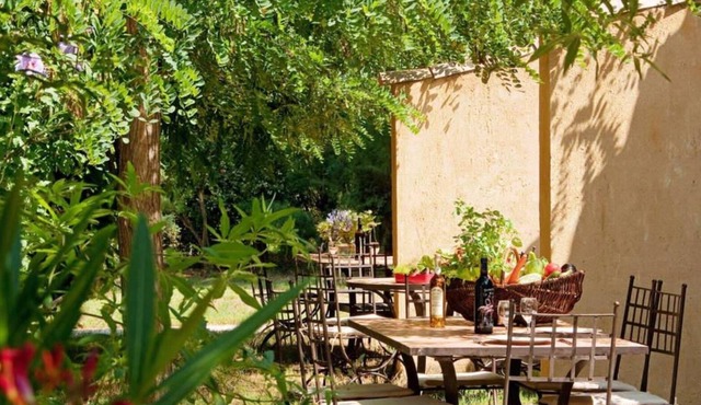 Gite, 8 people, 2 bedrooms, on one level, 8km from the beach, air conditioning, TV, kitchen