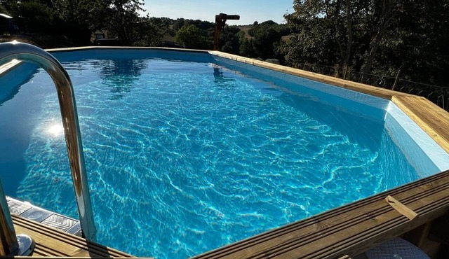 Gite a la Ferme Avec Jacuzzi et Piscine, Maison Privative