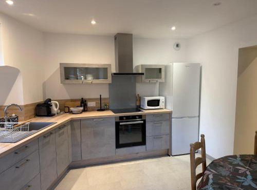 Gite a Fraissinet-de-Fourques 1 a 4 personnes