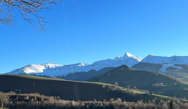 GITE A LA CAMPAGNE. GITE DOULY 65100 ARRODETS EZ ANGLES