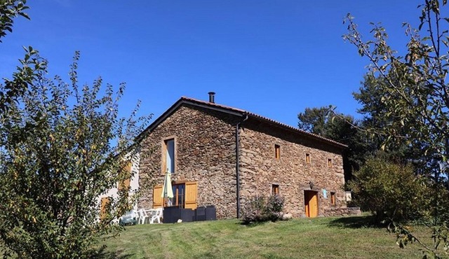 Gite Anglards-de-Saint-Flour, 4 bedrooms, 6 persons