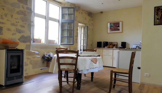 Gite Andraut – Bazas: Spacious Apartment in the Heart of the Medieval Town