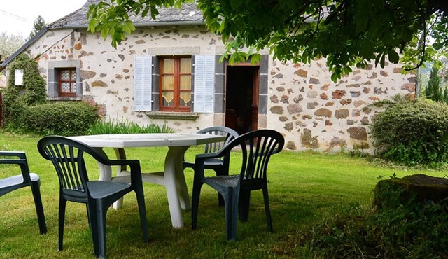 Gite Anglards-de-Salers, 2 bedrooms, 4 persons