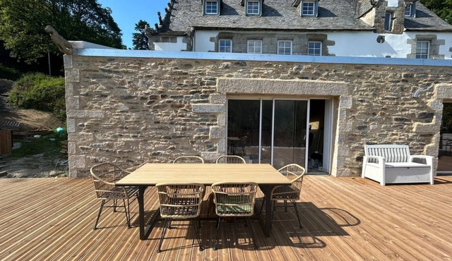 Gîte apartment with terrace near a pond animals accepted