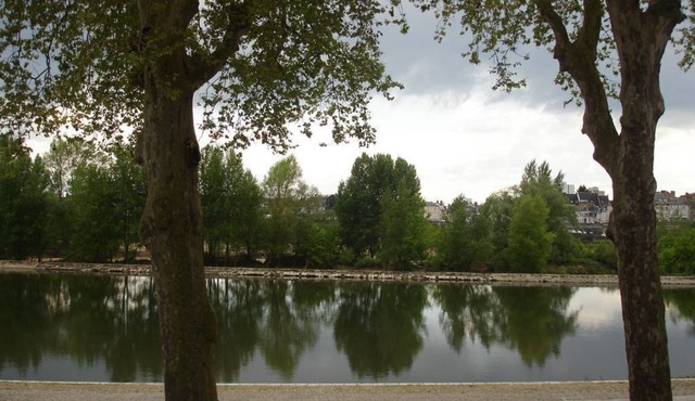 Gîte Appart "La Gabare" with view of the Loire River
