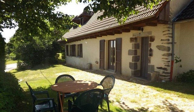 Gite Arpajon-sur-Cère, 2 bedrooms, 4 persons