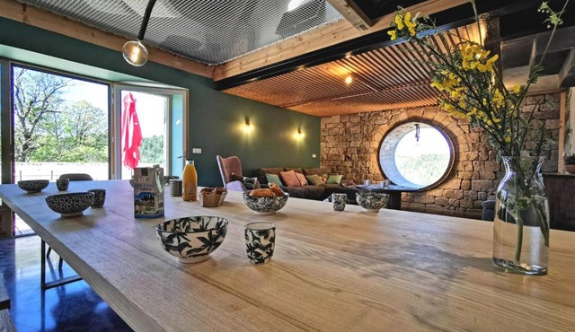 Gite atypique 14 couchages en pleine nature