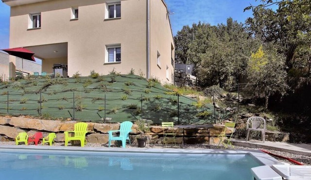 Gite Avec Piscine 12 Personnes + 2 Lits Bébés