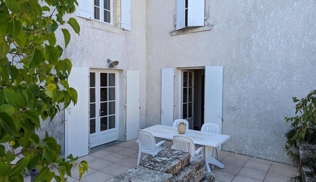 Gite Baignes-Sainte-Radegonde, 4 bedrooms, 7 persons