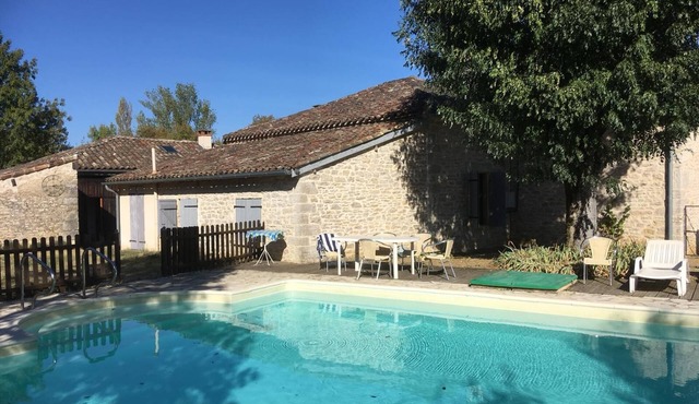 Gite Bacquiès - with enclosed garden and heated swimming pool