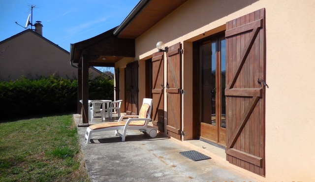 "Gite BEAU- SOLEIL" 208 rue de la source. Le Cayla 12330 MARCILLAC VALLON