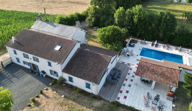 Gite Beauvais, beautifully renovated house, heated pool, Vendee/Deux Sevres area