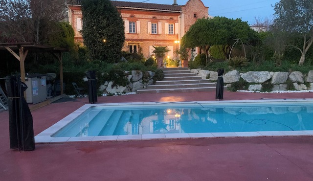 Gîte & Bed and Breakfast capacity 14 people with swimming pool, labeled 4 keys.