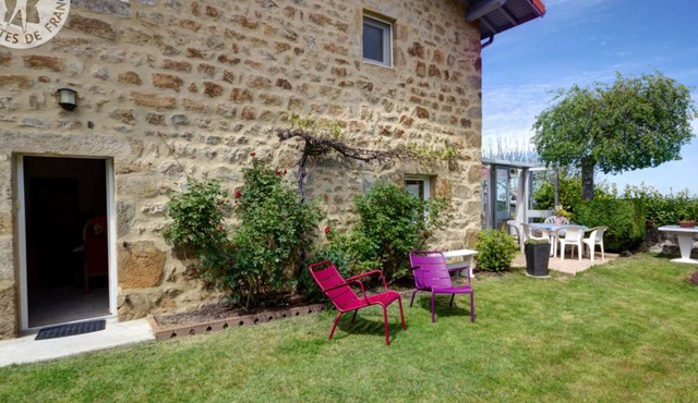 Gîte Bellevue in Marols for 6 people with charming enclosed yard