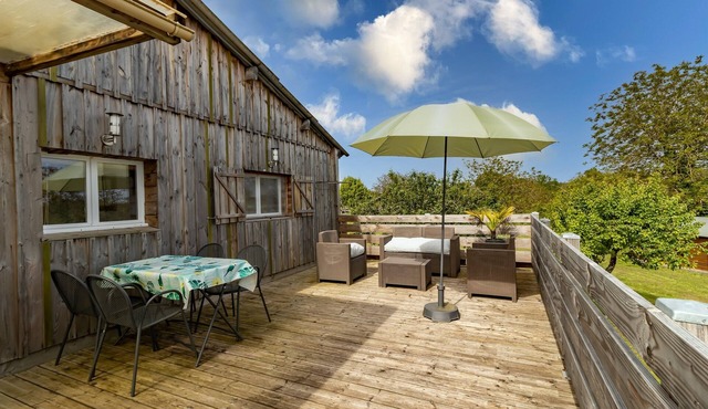 "Gîte Bellevue" with Shared Pool, Private Terrace, and Wi-Fi