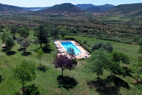 Gite Bergerie Piscine avec vue panoramique sur le Lac du Salagou