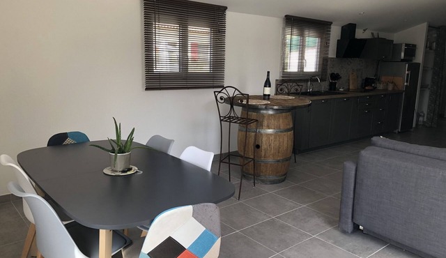 Gite between sea and garrigue