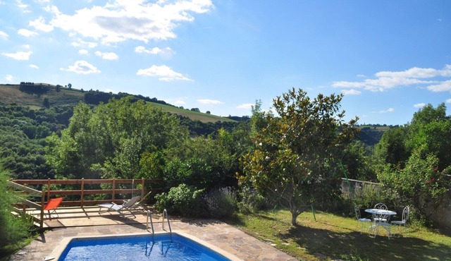 Gite Bienvenue Chez Lucien – Rural Retreat with Pool and Panoramic Views