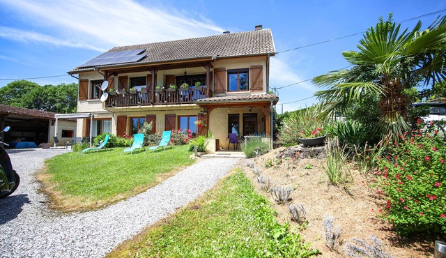 Gîte Boubet – Cozy country house with private terrace – 4 guests – Nature & activities near Pau
