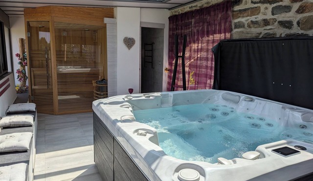 Gite Boucharin La grange de Louis* 10 pers 5 bedrooms 5 showers, SPA and SAUNA