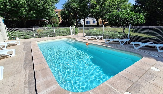 GITE BOYER BAS (2-10 pers) With SWIMMING POOL and SPA