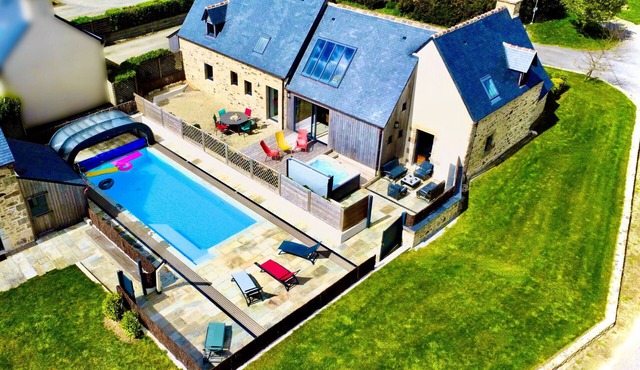 Gite breton rénové, piscine, jacuzzi *Ty Breignou*