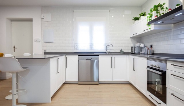 Gite Bullas, 5 bedrooms, 10 persons