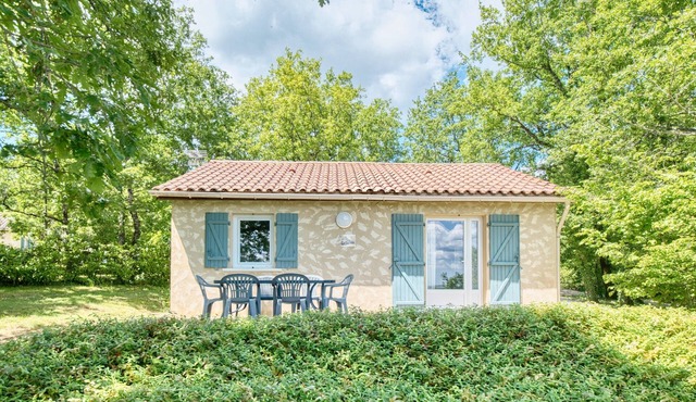 Gite Cantou – Friendly Holiday Home with Shared Heated Pool in the Heart of Périgord Noir