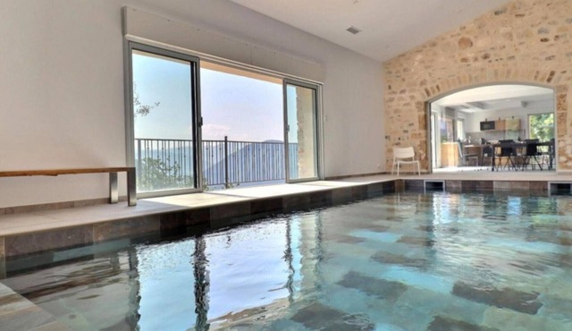 Gîte 'Chabrier' with Mountain View, Wi-Fi and Air Conditioning