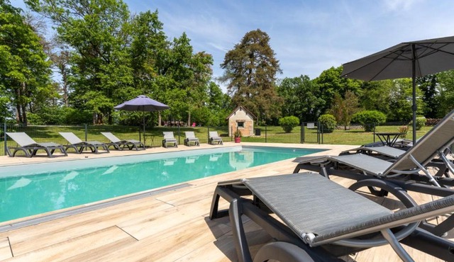 Gite Chateau 3 chambres piscine chauffée