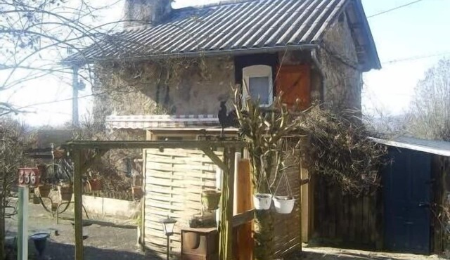 Gite close to the owner's house on the mountain side