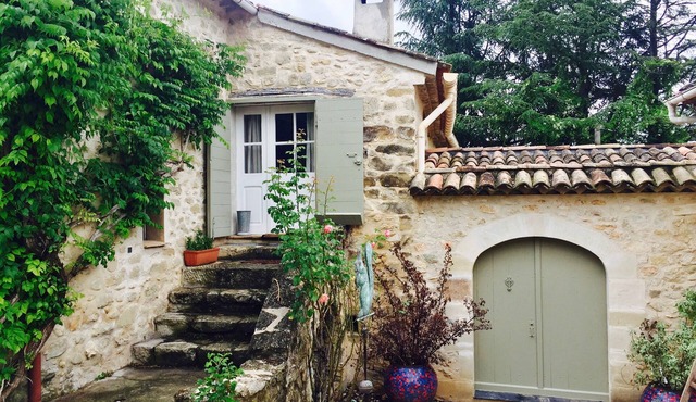 GITE COCOTTE LUBERON, NATURE AND SWIMMING POOL IN FORCALQUIER