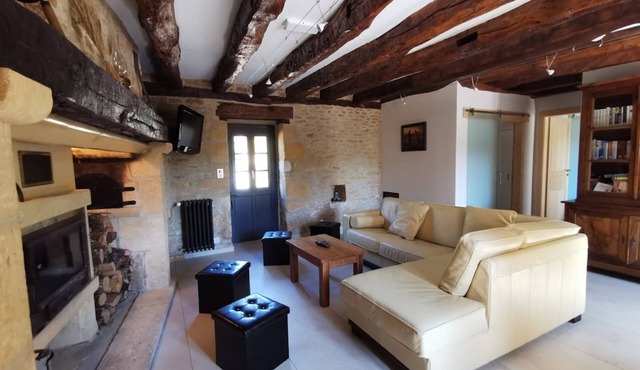 Gite Coly-Saint-Amand, 4 bedrooms, 8 persons