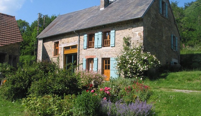 Gite 'Croisée des Chemins': character house in Lépinas (Limousin)