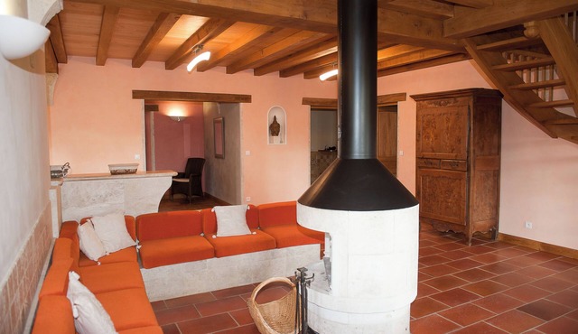 Gite du Pigeonnier and its tower with terraces and garden