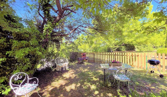 Gite de 38m2 en Campagne en Provence au Pied du Luberon à 15 Minutes du Colorado