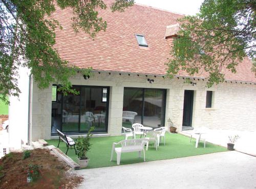 GITE DE 6 A 14 PERSONNES Chez Léontine