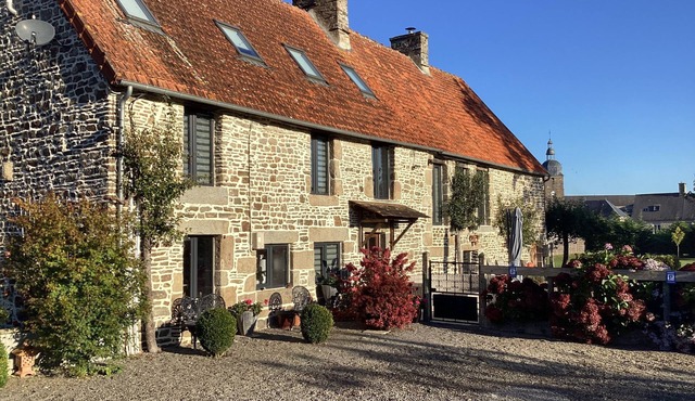 Gite de frênes located in a pretty village