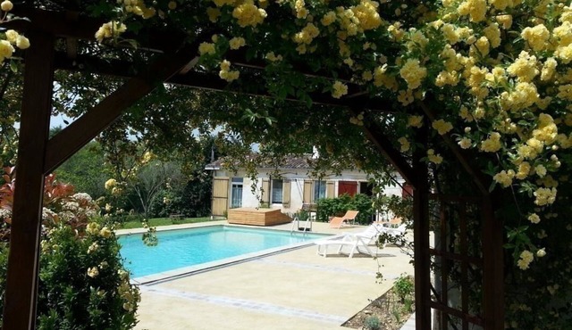 Gite DE Montval - Saint-genes-de-lombaud