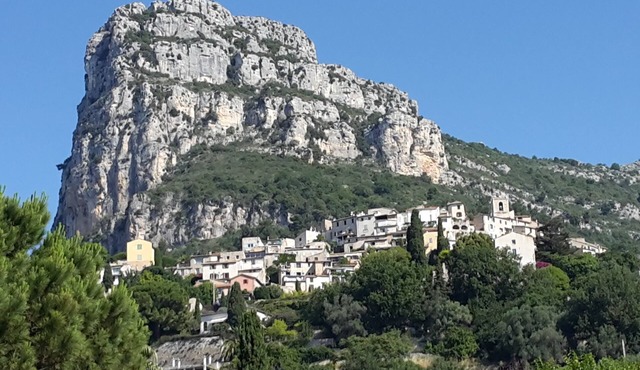 Gite de groupe La Ferrage in the heart of the cote d'azur. top value for money.
