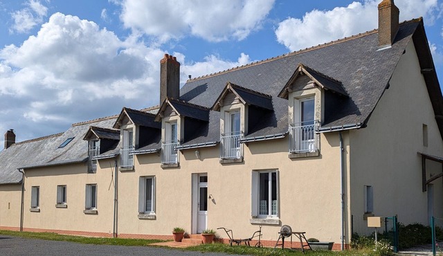 Gîte de groupe Rabelais: large country house in the Touraine region