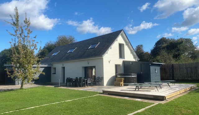 Gîte de l'Epinay "Cassis" Swimming pool, Nordic bath and private garden in a peaceful setting