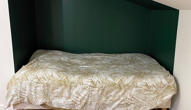 Gîte de L'étang, View of the pond in the heart of nature