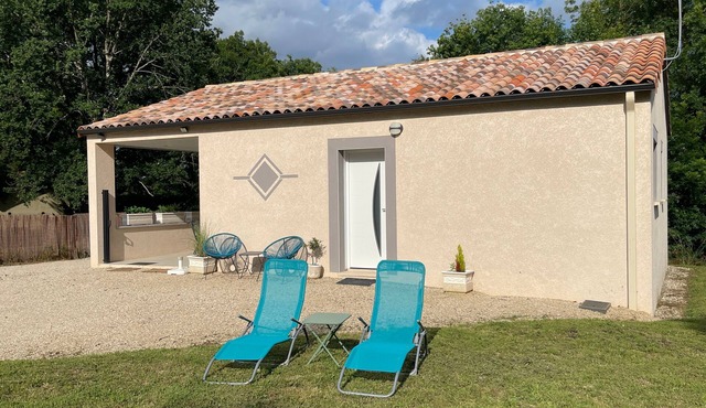 Gîte De La Fontaine with Jacuzzi, Steps from the Village