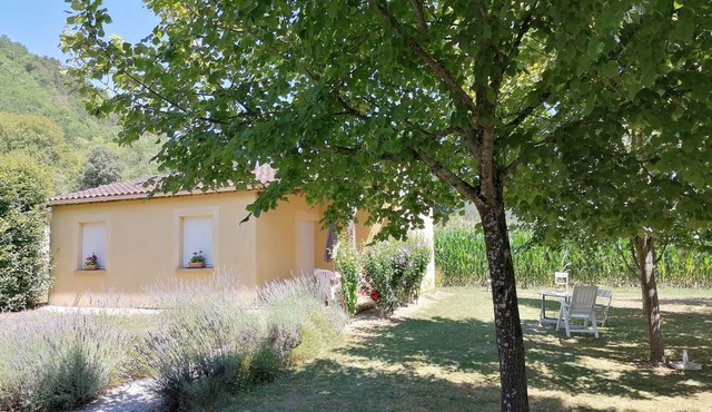 Gîte de la Rive "Tilleul" Near the most beautiful sites of the Périgord Noir