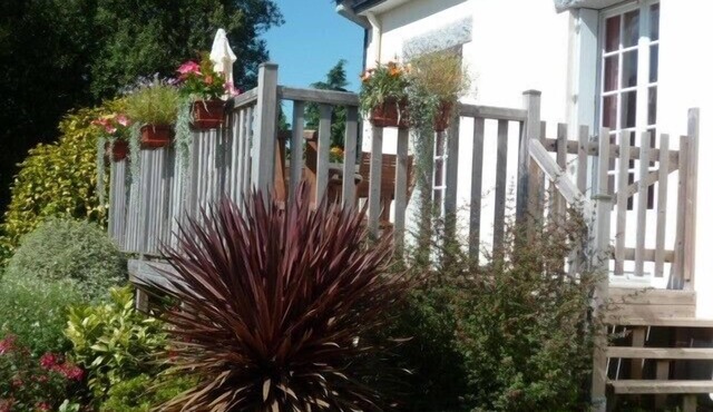 GITE DE LIORS CANAP enclosed garden, calm and comfort in the countryside, internet wifi.