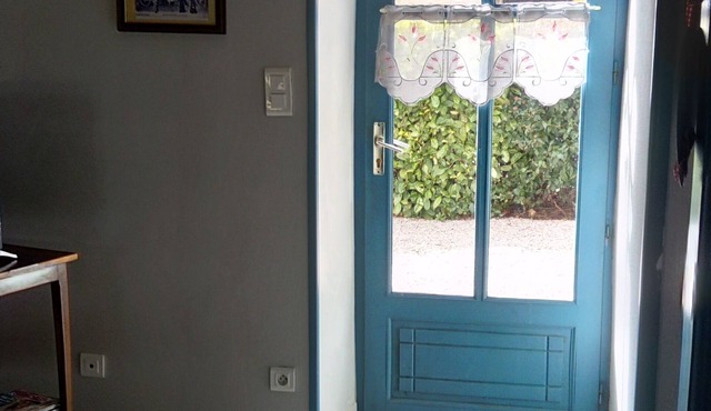 Gite de Marcureau. in the vineyards of St Pourcain. Pets allowed.