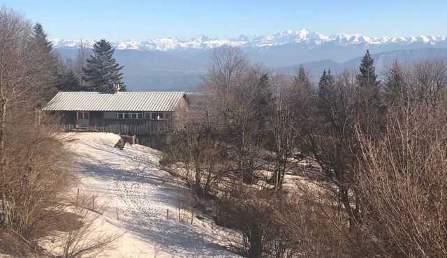 Gite de Montagne Avec vue Impressionante sur le Bassin Lemanique Face Mont Blanc